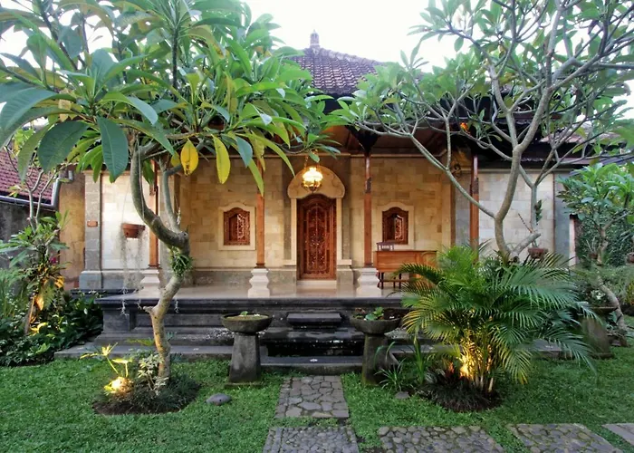 Sari House - Balinese Style Homestay *