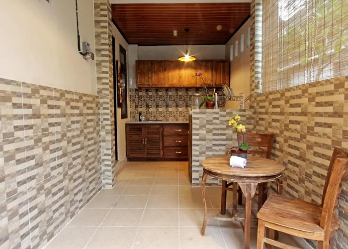 Sari House - Balinese Style Homestay